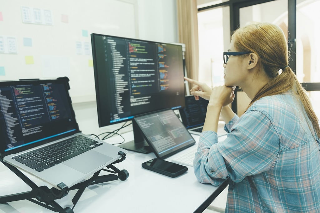 a CIITzen programmer coding a software