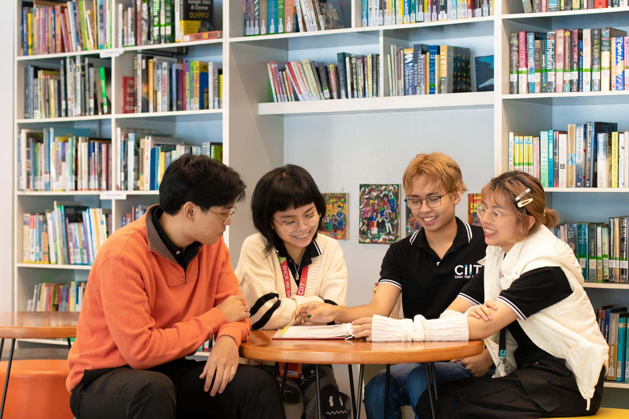 The Senior High School library offers a comfortable and inviting atmosphere where students can both study and unwind.