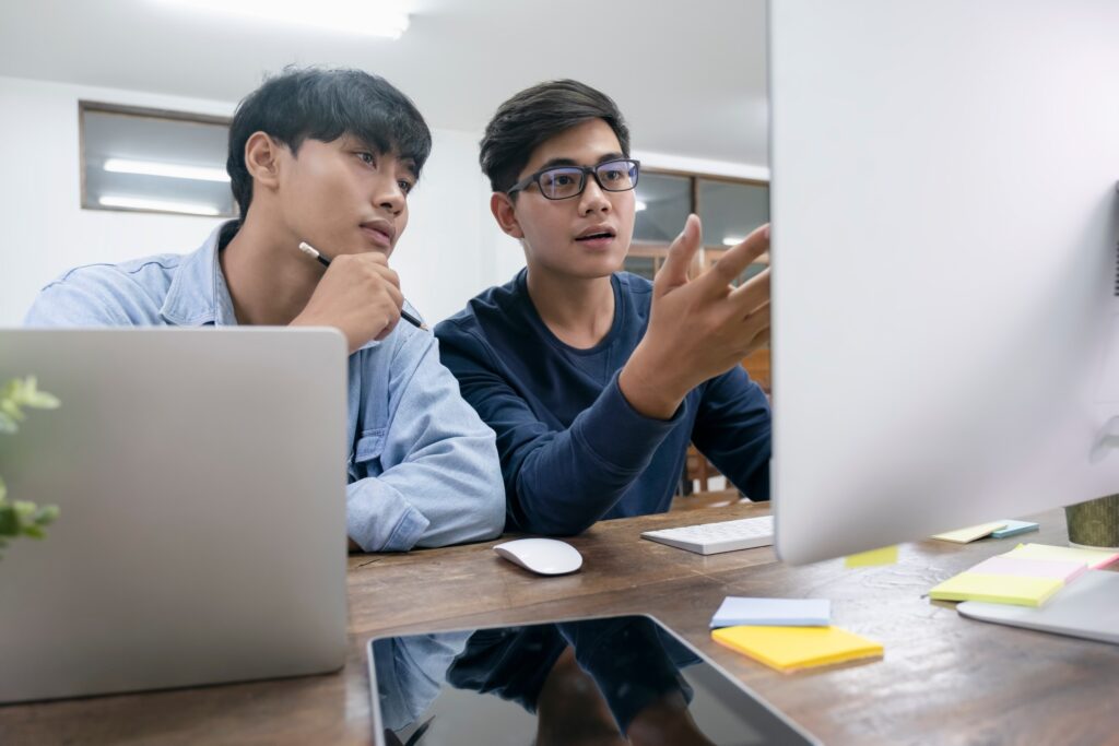 students studying computer science course